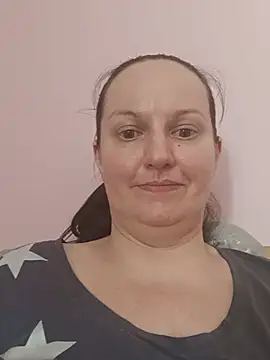 BustyLadyAlma webcam