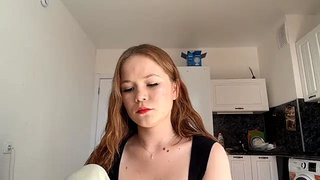 LauranAngelbeck live cam on StripChat