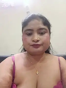 hornyriyanka live cam on StripChat