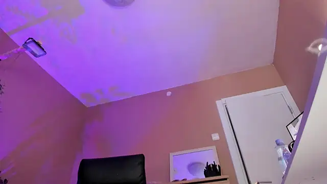 KaylaLaine webcam