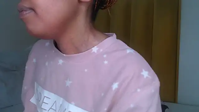 Bella_2025 webcam