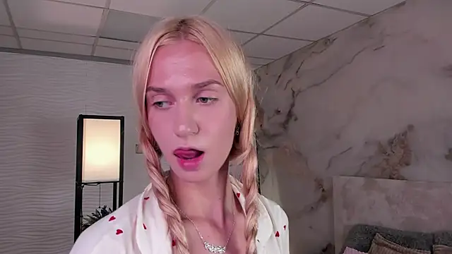 SerenaCrystall webcam