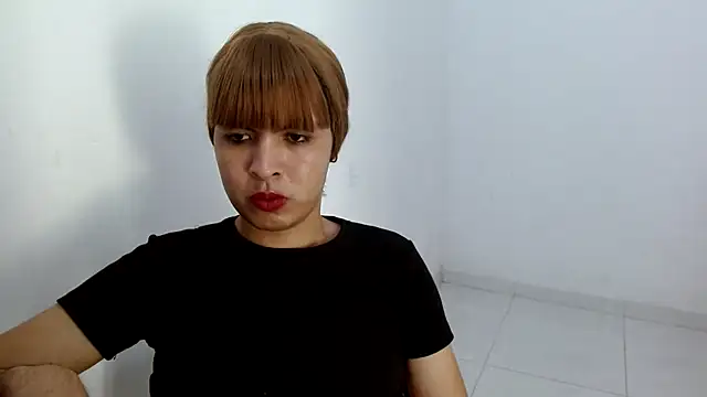 estefania224 webcam