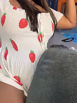 Hot_Urvi webcam