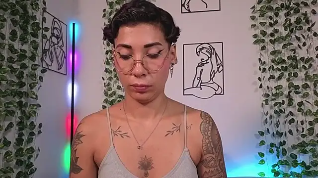 MiaMorgan_ webcam