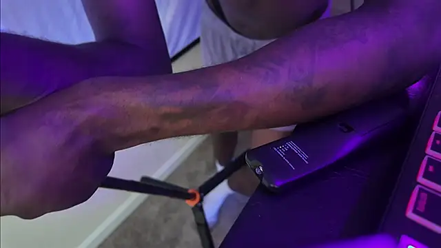 Triggerhappycj100 webcam