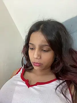 Maggie_748 webcam