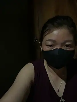 Bling-pusy webcam