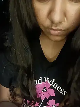 MissRiyaLive webcam