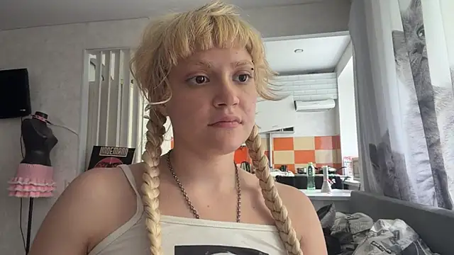FreedaDeloach webcam