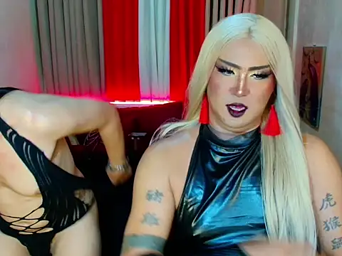 Playful_Top_Shemale webcam