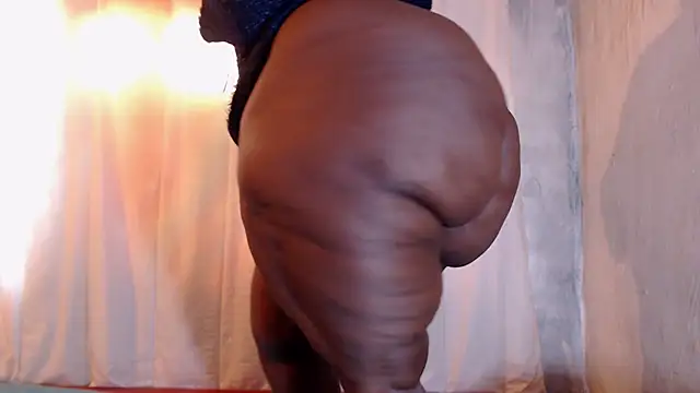 XXEBONYTEAZERXX webcam