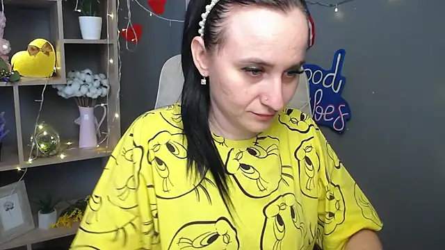 NinaFlawlees webcam