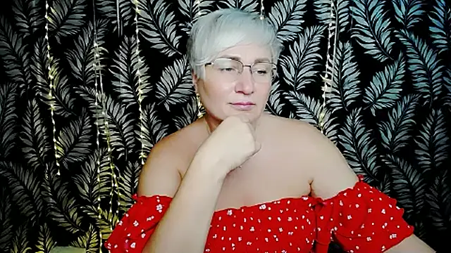 Olivia_playful webcam