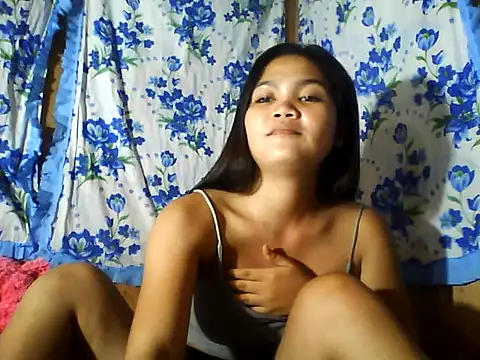 PinaySkinnyJust18 webcam