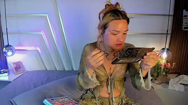 Lilit_doll webcam