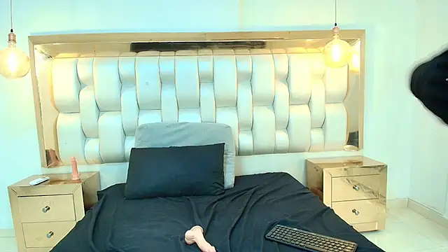 LizzyRaven webcam