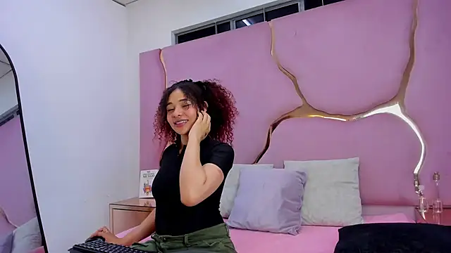 MiaCarterSS webcam