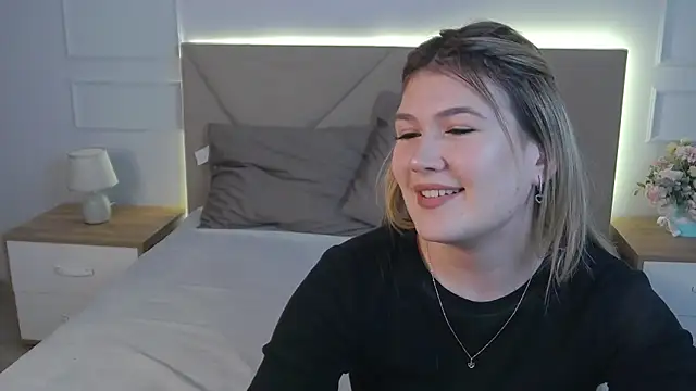 EmiliaBlake webcam