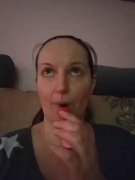 BustyLadyAlma webcam
