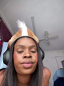 LuciousLips96 webcam