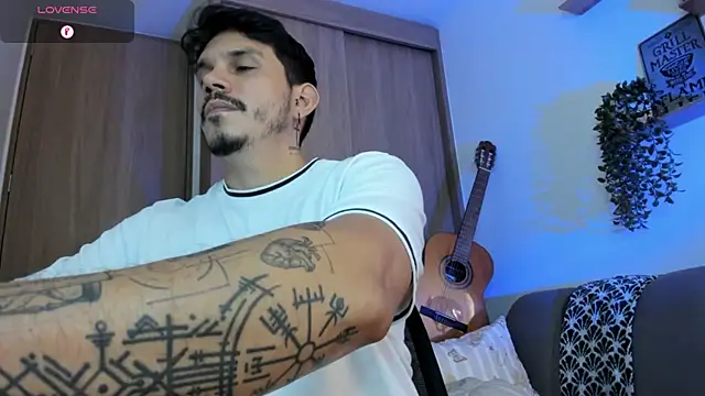alejandro_stark webcam