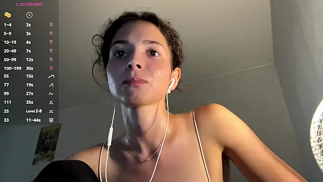 Mikytiki live cam on StripChat
