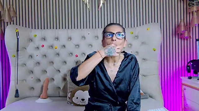 PlayfulShow webcam