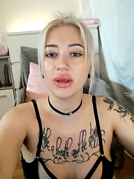 Gina-Lumara webcam
