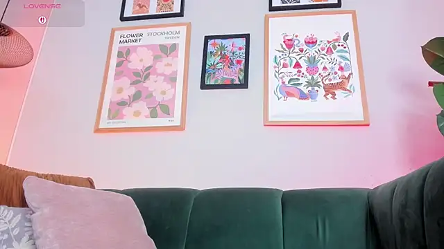 Tiffany_Low webcam