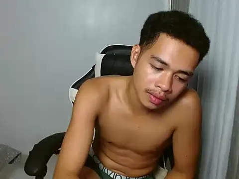curlyasian_njxx webcam