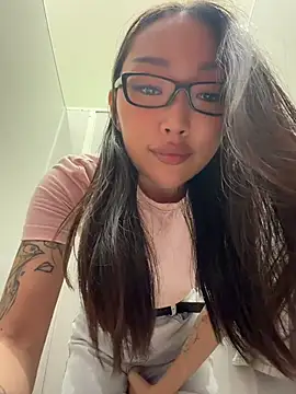trytomakememoam webcam