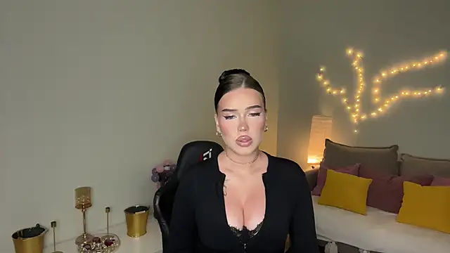 mistress_of_hearts webcam