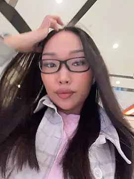 trytomakememoam live cam on StripChat