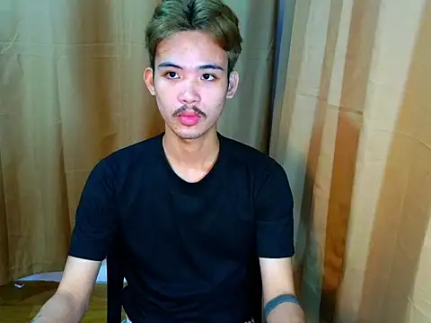 UrasianCummer02 webcam