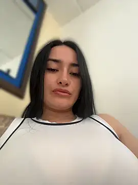 preetypeach webcam