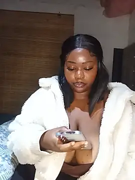 AaliyahBlackXO webcam