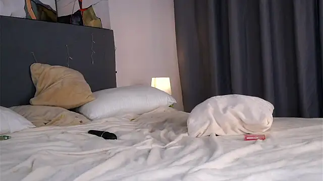 NelleMihalko webcam