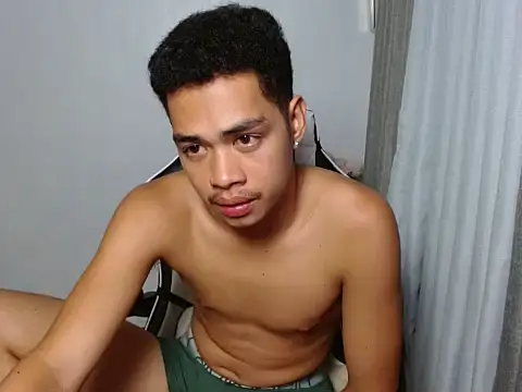 curlyasian_njxx webcam