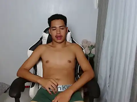 curlyasian_njxx webcam