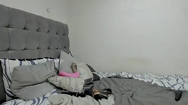 Doja_Peach webcam