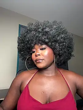 WomanNextdoor1 webcam
