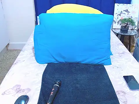 SweetJuicyPussy97 webcam