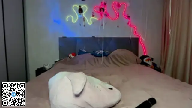 Emma_Willson webcam