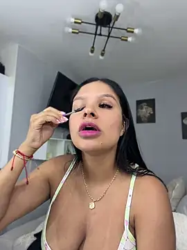 Elara_Luxe webcam