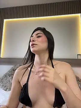 evelyn_hills webcam