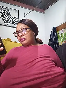 YELLOW_BONE webcam