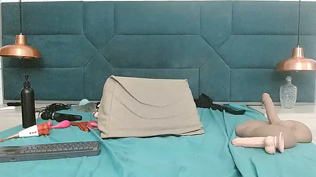 chanel_grant webcam