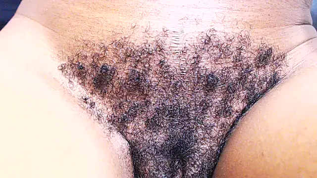SkinnykeehXO webcam