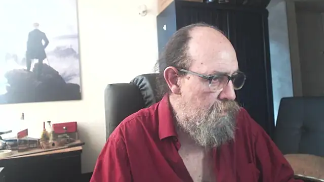 Uncle_Hottie live cam on StripChat